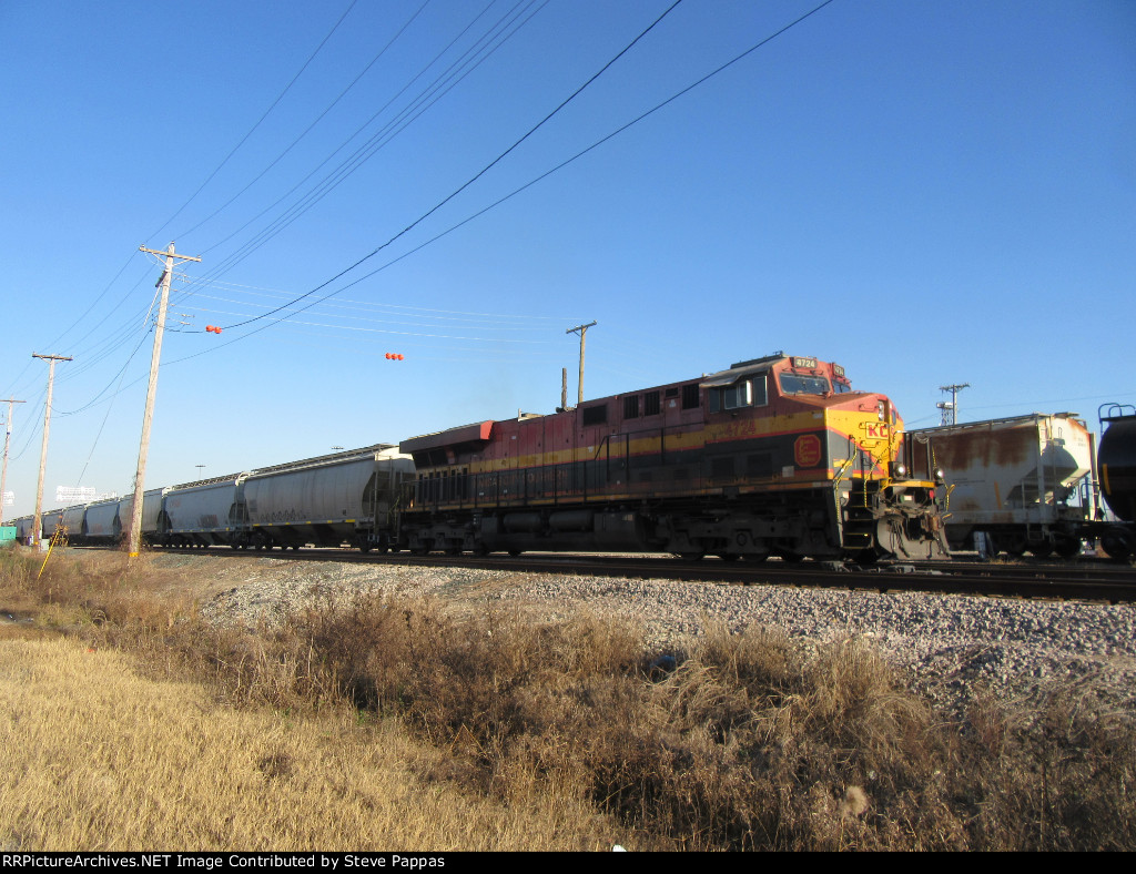 KCS 4724 with a train at Houston